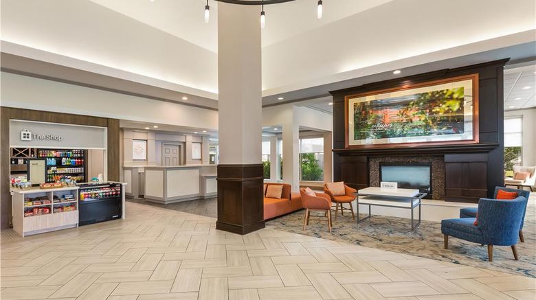 <b>Hilton Garden Inn-Atlanta Airport North Lobby</b>. Images powered by <a href="https://iceportal.shijigroup.com/" title="IcePortal" target="_blank">IcePortal</a>.