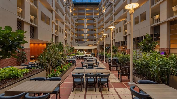 Embassy Suites Atlanta Centennial Park Lobby