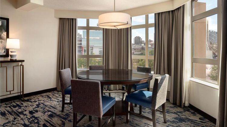 Embassy Suites Atlanta Centennial Park Room
