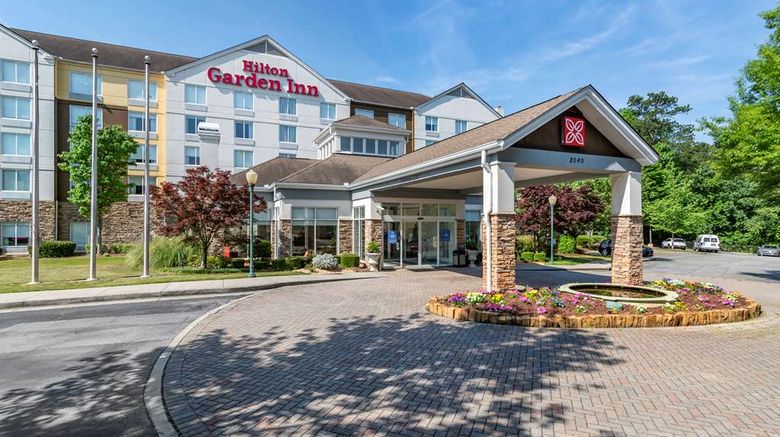 <b>Hilton Garden Inn Exterior</b>. Images powered by <a href="https://iceportal.shijigroup.com/" title="IcePortal" target="_blank">IcePortal</a>.