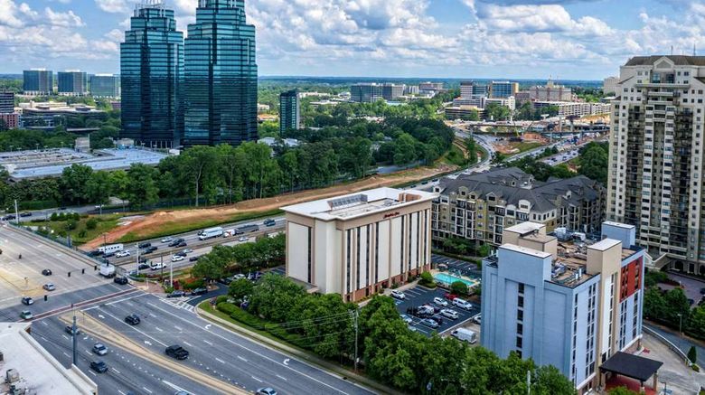 <b>Hampton Inn Atlanta-Perimeter Center Exterior</b>. Images powered by <a href="https://iceportal.shijigroup.com/" title="IcePortal" target="_blank">IcePortal</a>.