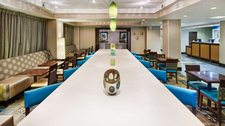 Hampton Inn Atlanta-Perimeter Center Lobby