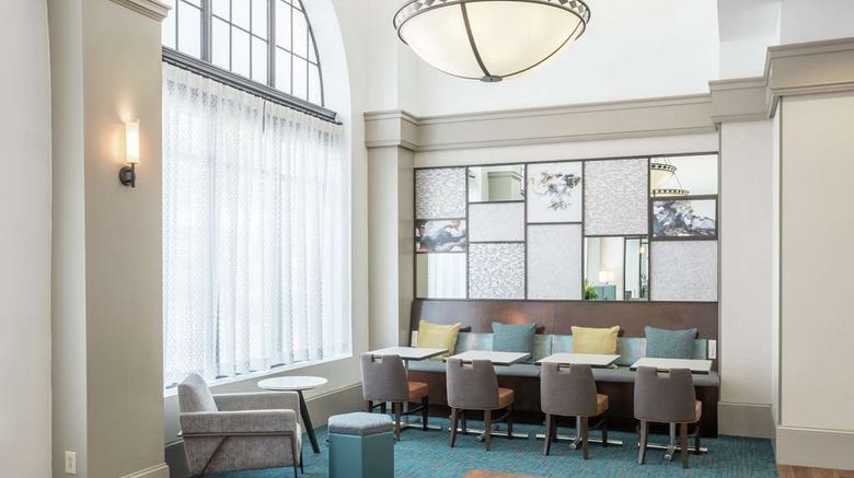 <b>Hampton Inn & Suites Atlanta Downtown Restaurant</b>. Images powered by <a href="https://iceportal.shijigroup.com/" title="IcePortal" target="_blank">IcePortal</a>.