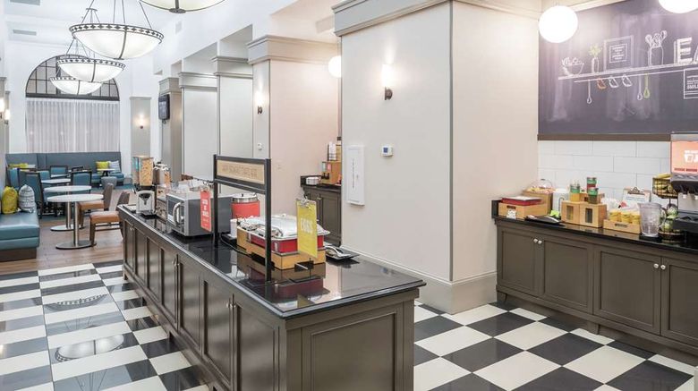 <b>Hampton Inn & Suites Atlanta Downtown Restaurant</b>. Images powered by <a href="https://iceportal.shijigroup.com/" title="IcePortal" target="_blank">IcePortal</a>.