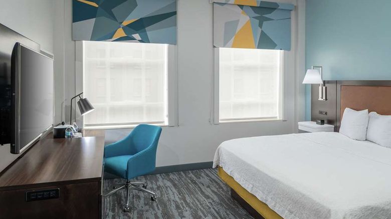 <b>Hampton Inn & Suites Atlanta Downtown Room</b>. Images powered by <a href="https://iceportal.shijigroup.com/" title="IcePortal" target="_blank">IcePortal</a>.