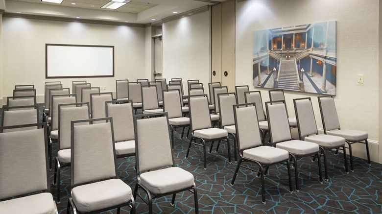 <b>Hampton Inn & Suites Atlanta Downtown Meeting</b>. Images powered by <a href="https://iceportal.shijigroup.com/" title="IcePortal" target="_blank">IcePortal</a>.