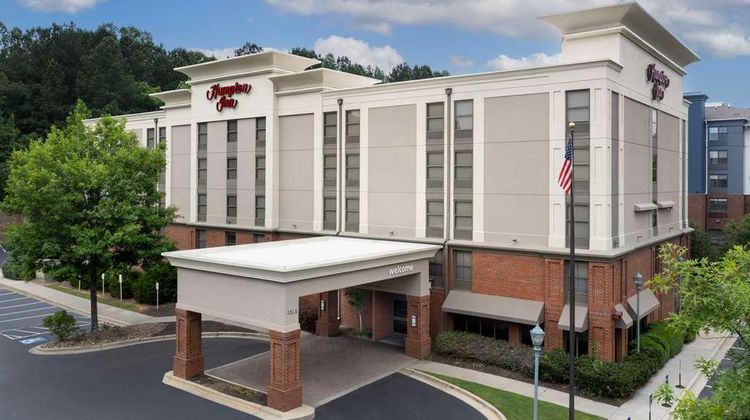Hampton Inn Atlanta Mall of Georgia Exterior