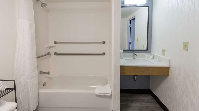 <b>Hilton Garden Inn Atlanta Northpoint Room</b>. Images powered by <a href="https://iceportal.shijigroup.com/" title="IcePortal" target="_blank">IcePortal</a>.