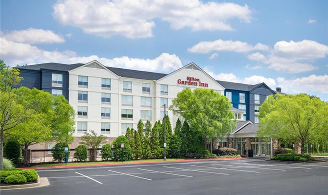 Hilton Garden Inn Atlanta Northpoint Exterior