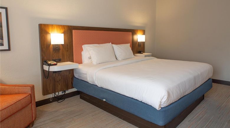 <b>Hampton Inn Peachtree City Room</b>. Images powered by <a href="https://iceportal.shijigroup.com/" title="IcePortal" target="_blank">IcePortal</a>.