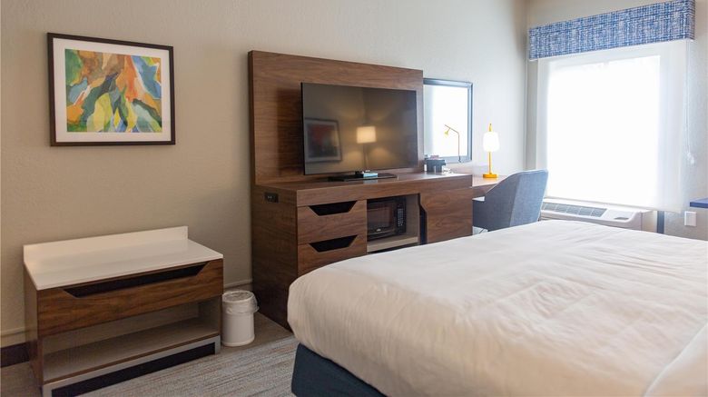 <b>Hampton Inn Peachtree City Room</b>. Images powered by <a href="https://iceportal.shijigroup.com/" title="IcePortal" target="_blank">IcePortal</a>.