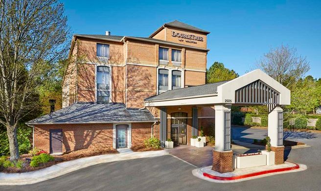 DoubleTree Alpharetta Exterior