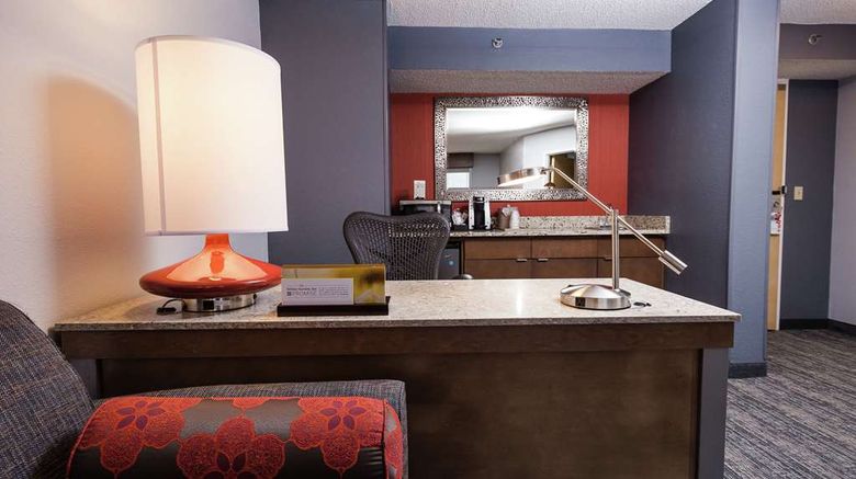 <b>Hilton Garden Inn Atlanta Marietta Room</b>. Images powered by <a href="https://iceportal.shijigroup.com/" title="IcePortal" target="_blank">IcePortal</a>.