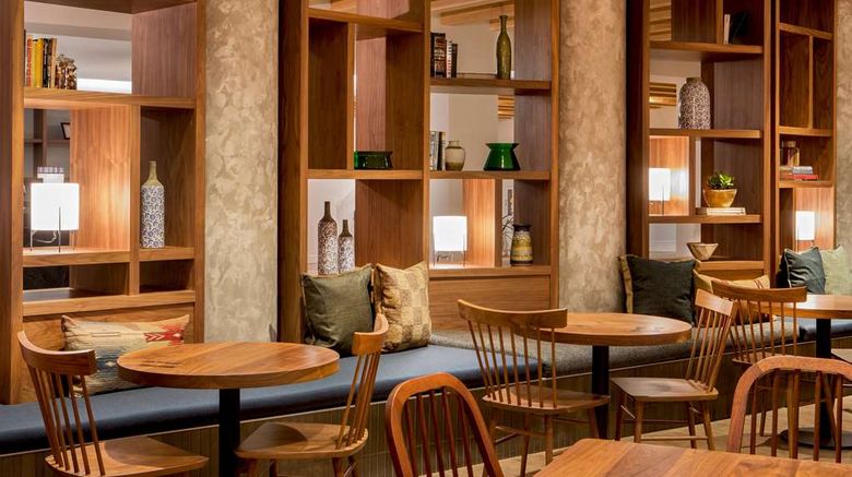 <b>DoubleTree by Hilton Atlanta-Marietta Restaurant</b>. Images powered by <a href="https://iceportal.shijigroup.com/" title="IcePortal" target="_blank">IcePortal</a>.