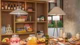 <b>DoubleTree by Hilton Atlanta-Marietta Restaurant</b>. Images powered by <a href="https://iceportal.shijigroup.com/" title="IcePortal" target="_blank">IcePortal</a>.