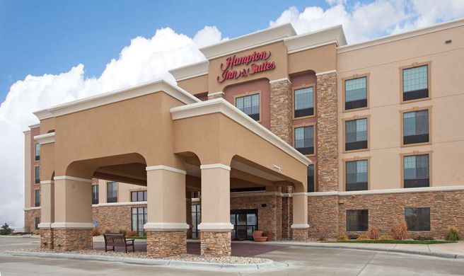 Hampton Inn & Suites Watertown Exterior