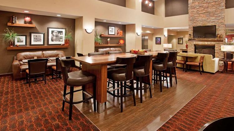 Hampton Inn & Suites Watertown Lobby