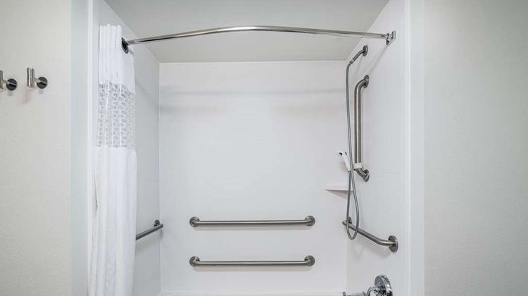 Hampton Inn & Suites Opelika I-85 Room