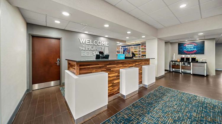 Hampton Inn & Suites Opelika I-85 Lobby