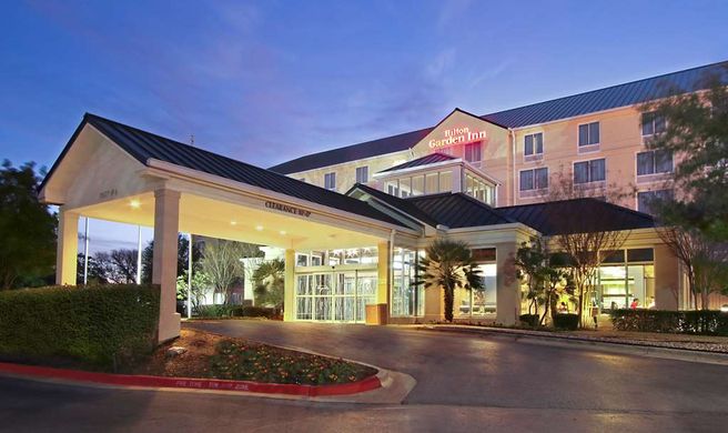 Hilton Garden Inn Austin NW Arboretum Exterior