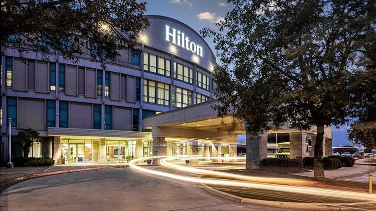 Hilton Austin Airport Exterior