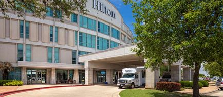 Hilton Austin Airport Exterior