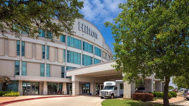Hilton Austin Airport Exterior
