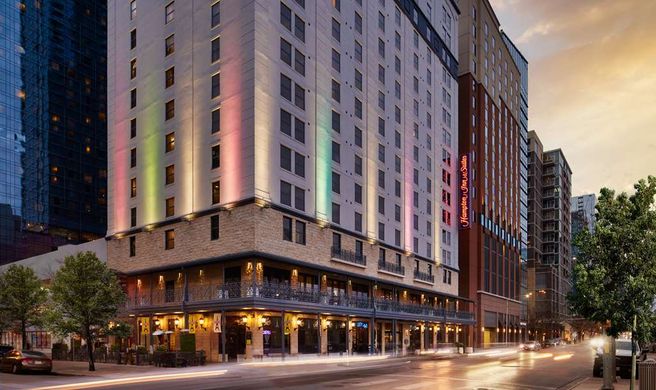 Hampton Inn & Suites Austin/Downtown Exterior