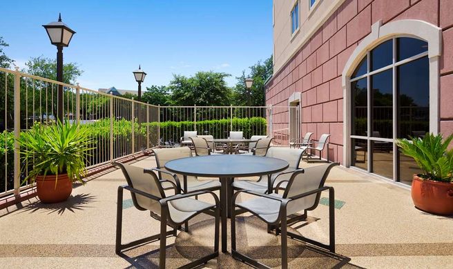 Embassy Suites Austin Arboretum Exterior
