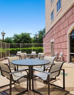 Embassy Suites Austin Arboretum