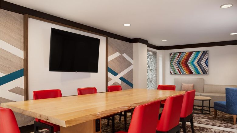 <b>Hilton Garden Inn Austin Downtown Lobby</b>. Images powered by <a href="https://iceportal.shijigroup.com/" title="IcePortal" target="_blank">IcePortal</a>.