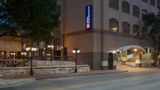 <b>Hilton Garden Inn Austin Downtown Exterior</b>. Images powered by <a href="https://iceportal.shijigroup.com/" title="IcePortal" target="_blank">IcePortal</a>.