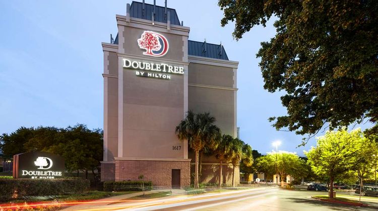 Doubletree by Hilton - University Area Exterior