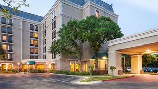 Doubletree by Hilton - University Area