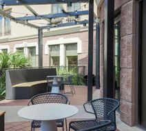 Doubletree by Hilton - University Area Exterior