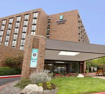 Embassy Suites Baltimore North Exterior