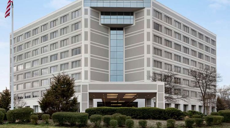 Embassy Suites BWI Airport Exterior