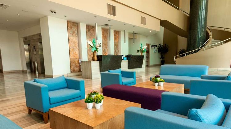 Hilton Garden Inn Barranquilla Lobby