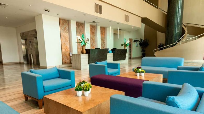 <b>Hilton Garden Inn Barranquilla Lobby</b>. Images powered by <a href="https://iceportal.shijigroup.com/" title="IcePortal" target="_blank">IcePortal</a>.