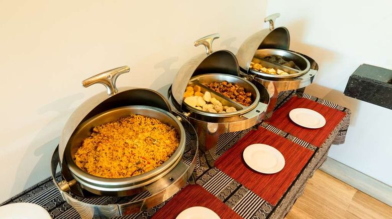 <b>Hilton Garden Inn Barranquilla Restaurant</b>. Images powered by <a href="https://iceportal.shijigroup.com/" title="IcePortal" target="_blank">IcePortal</a>.