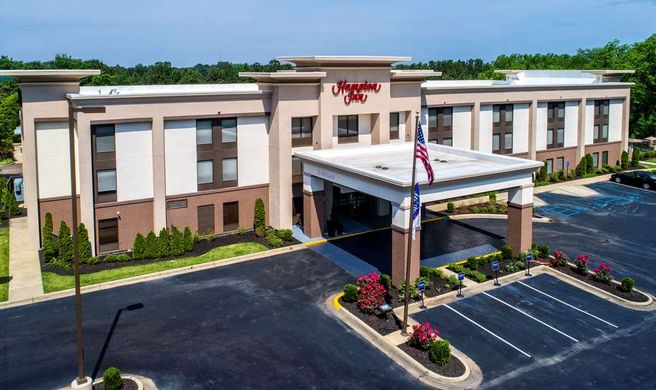 Hampton Inn Batesville Exterior
