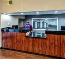 Hampton Inn Batesville Lobby