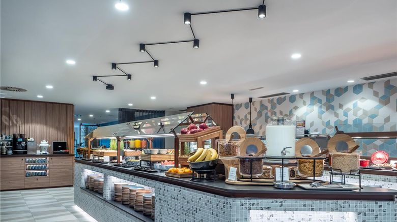 <b>Hilton Diagonal Mar Barcelona Restaurant</b>. Images powered by <a href="https://iceportal.shijigroup.com/" title="IcePortal" target="_blank">IcePortal</a>.