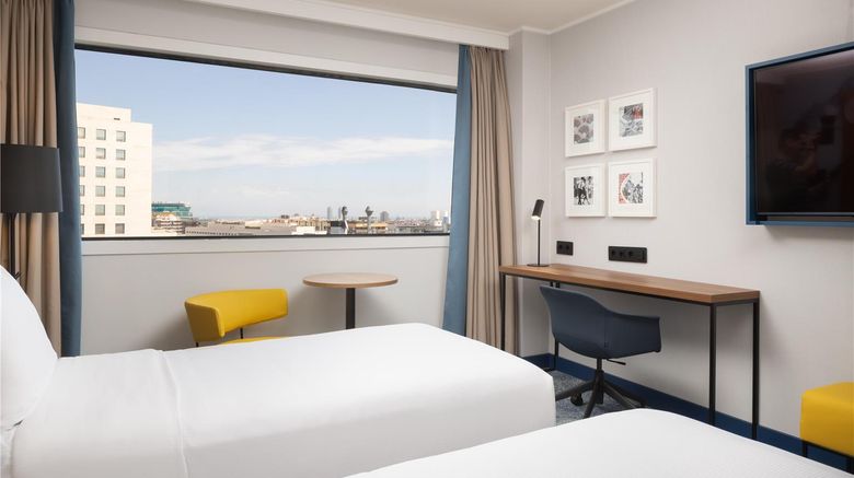 <b>Hilton Barcelona Room</b>. Images powered by <a href="https://iceportal.shijigroup.com/" title="IcePortal" target="_blank">IcePortal</a>.