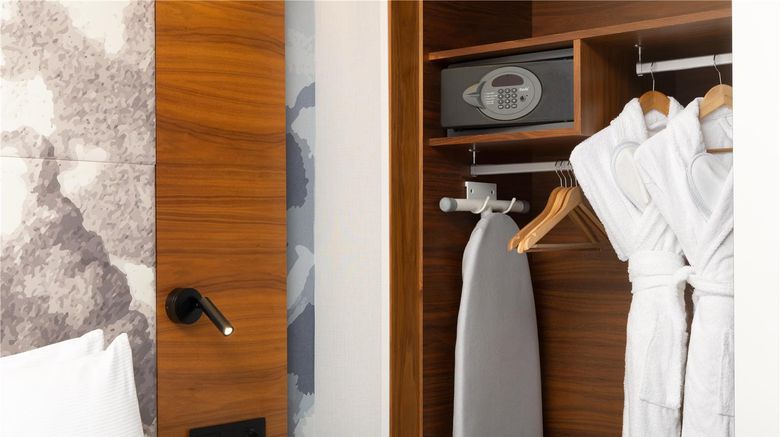<b>Hilton Barcelona Other</b>. Images powered by <a href="https://iceportal.shijigroup.com/" title="IcePortal" target="_blank">IcePortal</a>.