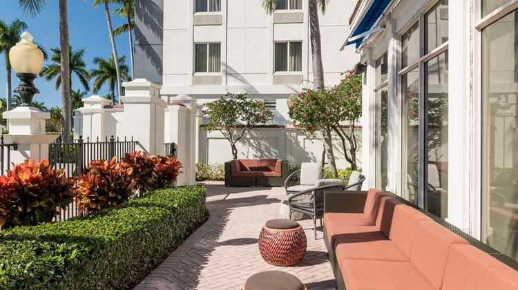 Hilton Garden Inn Boca Raton Exterior
