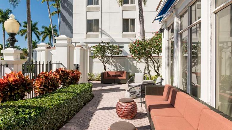 <b>Hilton Garden Inn Boca Raton Exterior</b>. Images powered by <a href="https://iceportal.shijigroup.com/" title="IcePortal" target="_blank">IcePortal</a>.