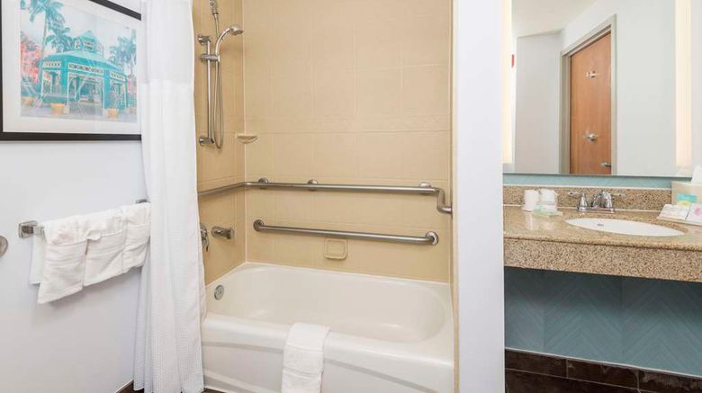 <b>Hilton Garden Inn Boca Raton Room</b>. Images powered by <a href="https://iceportal.shijigroup.com/" title="IcePortal" target="_blank">IcePortal</a>.