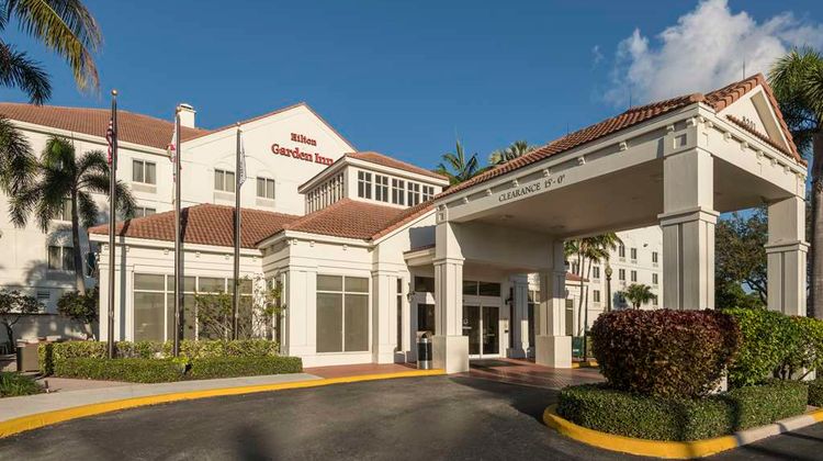 Hilton Garden Inn Boca Raton Exterior