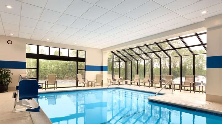Doubletree Hotel Bradley Intl Airport Pool